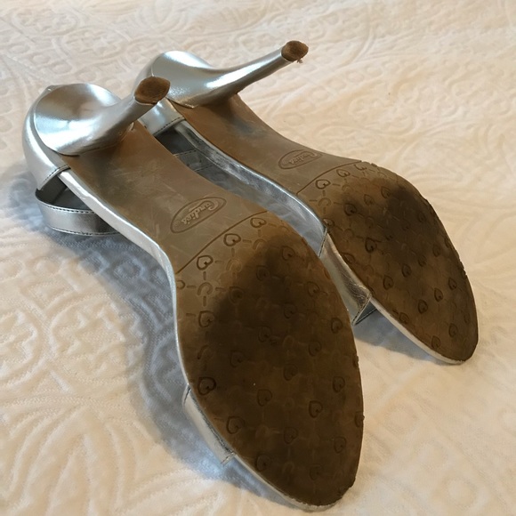 Metallic Silver Open-Toe heels - Picture 4 of 5